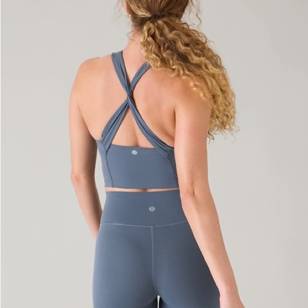 Athleta Conscious Twist Bra  SIZE M